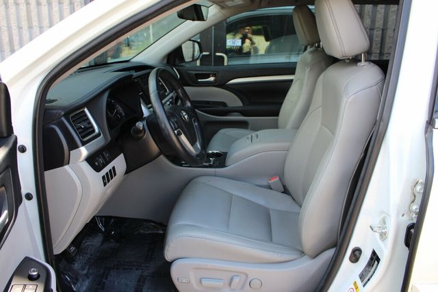 2018 Toyota Highlander AWD XLE W/ LEATHER, MOONROOF - 23042179 - 22