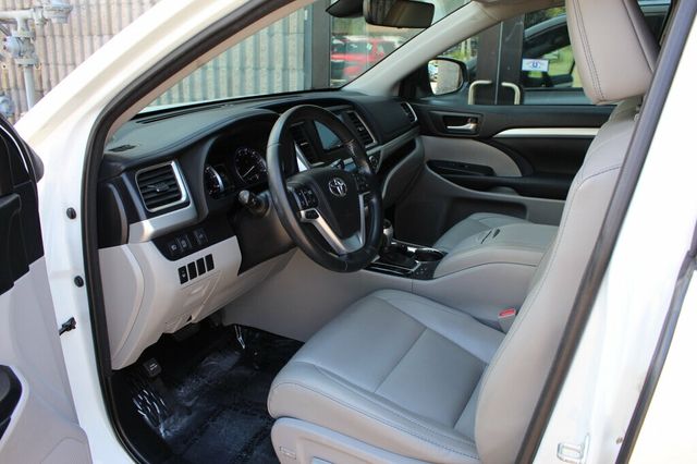 2018 Toyota Highlander AWD XLE W/ LEATHER, MOONROOF - 23042179 - 23