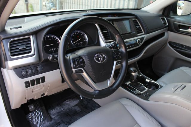 2018 Toyota Highlander AWD XLE W/ LEATHER, MOONROOF - 23042179 - 24