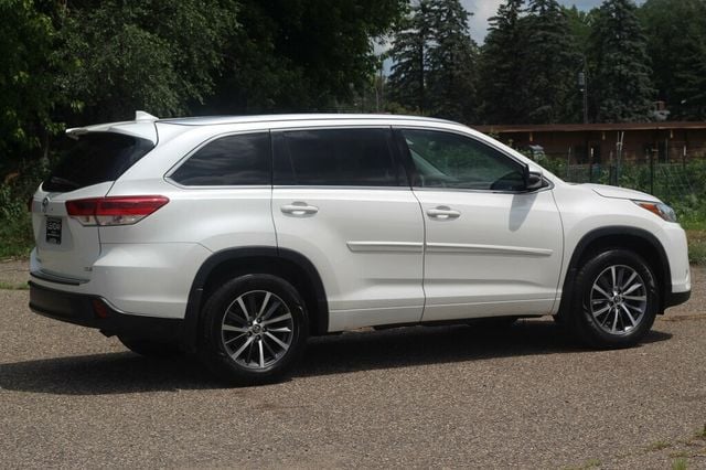 2018 Toyota Highlander AWD XLE W/ LEATHER, MOONROOF - 23042179 - 2