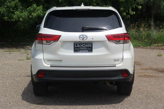 2018 Toyota Highlander AWD XLE W/ LEATHER, MOONROOF - 23042179 - 4
