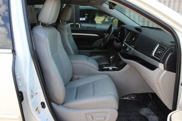 2018 Toyota Highlander AWD XLE W/ LEATHER, MOONROOF - 23042179 - 6