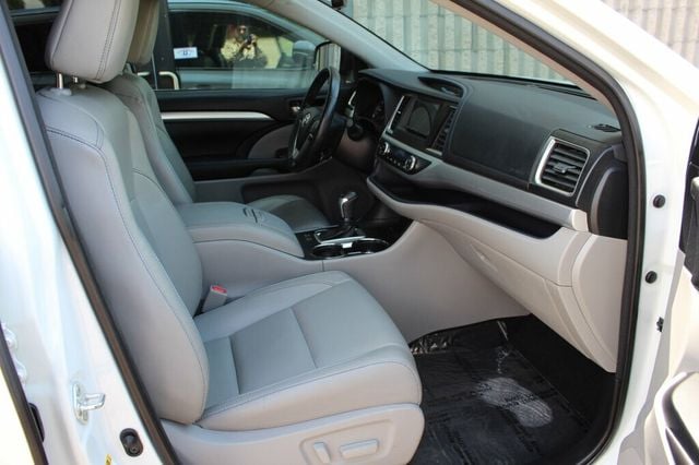 2018 Toyota Highlander AWD XLE W/ LEATHER, MOONROOF - 23042179 - 7
