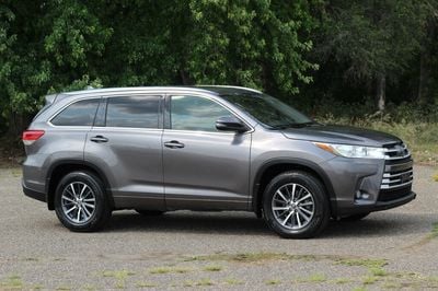 2018 Toyota Highlander - 5TDJZRFH0JS494905