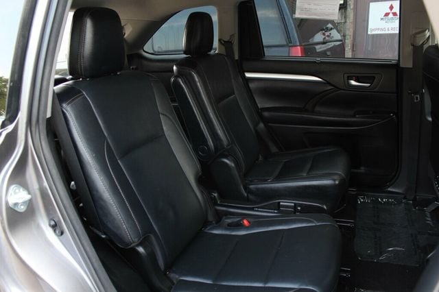 2018 Toyota Highlander AWD XLE W/ LEATHER, MOONROOF - 23047136 - 10