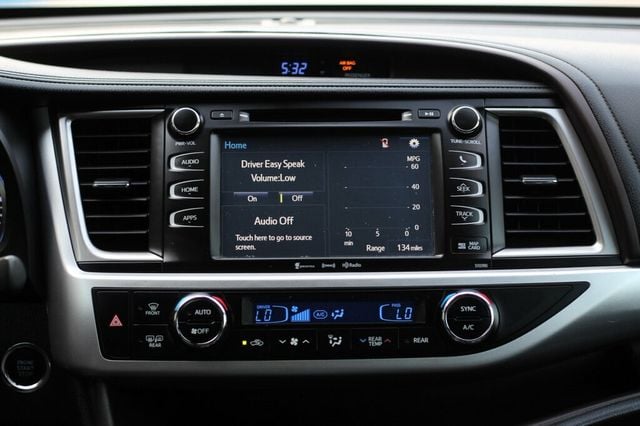 2018 Toyota Highlander AWD XLE W/ LEATHER, MOONROOF - 23047136 - 12