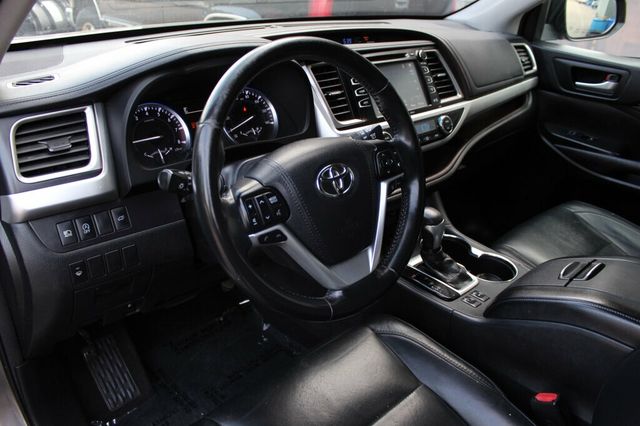 2018 Toyota Highlander AWD XLE W/ LEATHER, MOONROOF - 23047136 - 23
