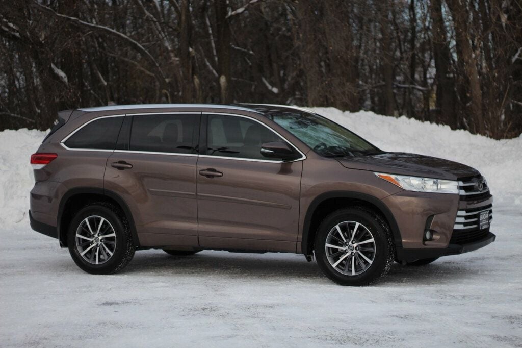 2018 Toyota Highlander AWD XLE W/ LEATHER POWER MOONROOF - 22949427 | Video 1
