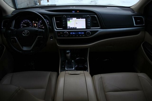 2018 Toyota Highlander AWD XLE W/ LEATHER POWER MOONROOF - 22949427 - 13