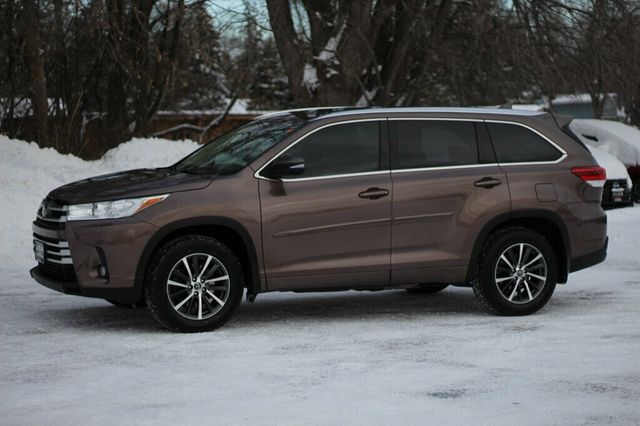 2018 Toyota Highlander AWD XLE W/ LEATHER POWER MOONROOF - 22949427 - 17