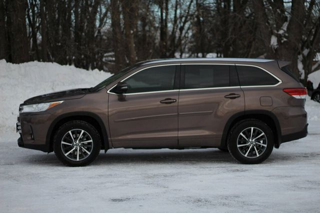 2018 Toyota Highlander AWD XLE W/ LEATHER POWER MOONROOF - 22949427 - 18