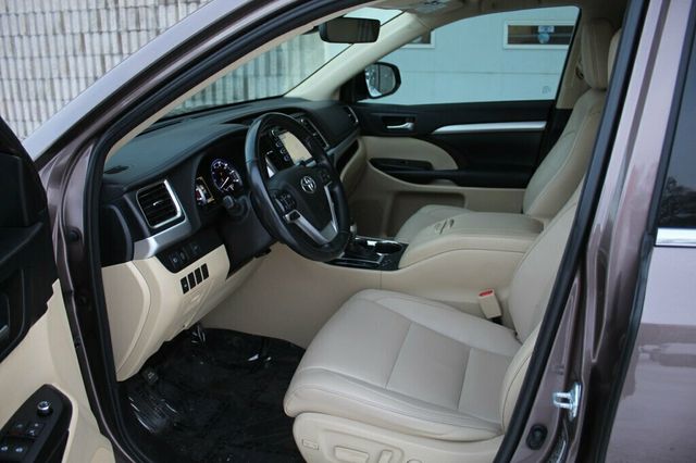 2018 Toyota Highlander AWD XLE W/ LEATHER POWER MOONROOF - 22949427 - 24