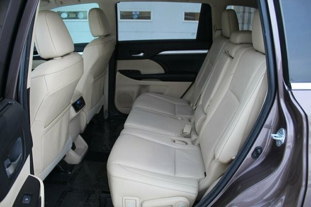 2018 Toyota Highlander AWD XLE W/ LEATHER POWER MOONROOF - 22949427 - 26