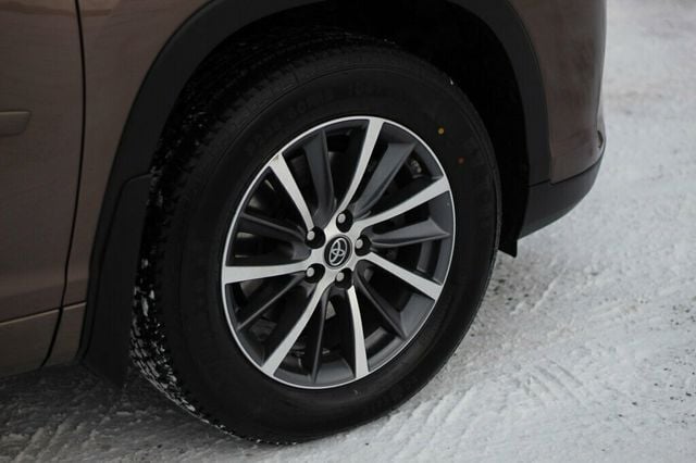 2018 Toyota Highlander AWD XLE W/ LEATHER POWER MOONROOF - 22949427 - 35