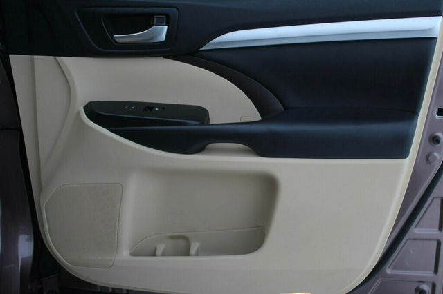 2018 Toyota Highlander AWD XLE W/ LEATHER POWER MOONROOF - 22949427 - 5