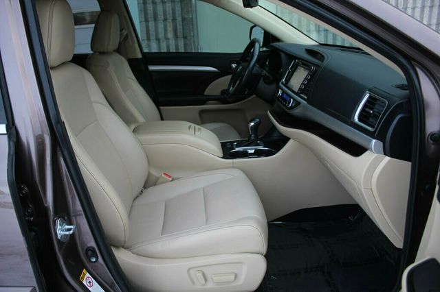 2018 Toyota Highlander AWD XLE W/ LEATHER POWER MOONROOF - 22949427 - 6