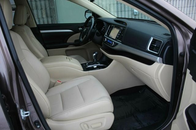 2018 Toyota Highlander AWD XLE W/ LEATHER POWER MOONROOF - 22949427 - 7