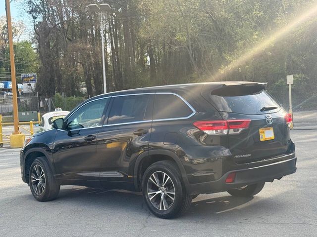 2018 Toyota Highlander LE 4dr SUV (3.5L V6) - 23007432 - 5
