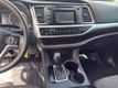 2018 Toyota Highlander LE I4 FWD - 22972212 - 11