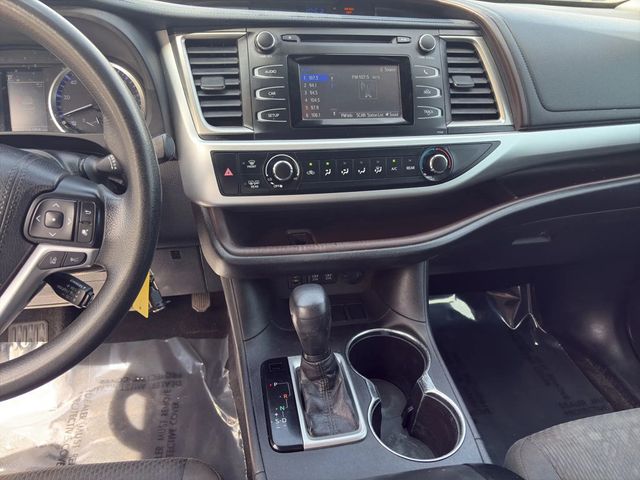 2018 Toyota Highlander LE I4 FWD - 22972212 - 11