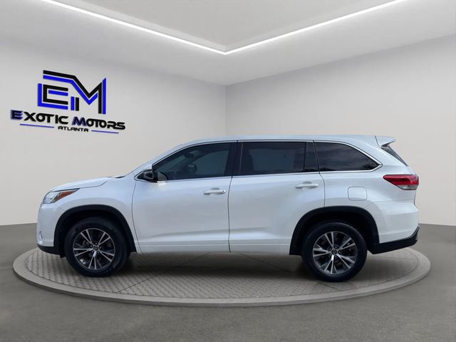 2018 Toyota Highlander LE I4 FWD - 22972212 - 1