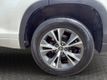 2018 Toyota Highlander LE I4 FWD - 22972212 - 26