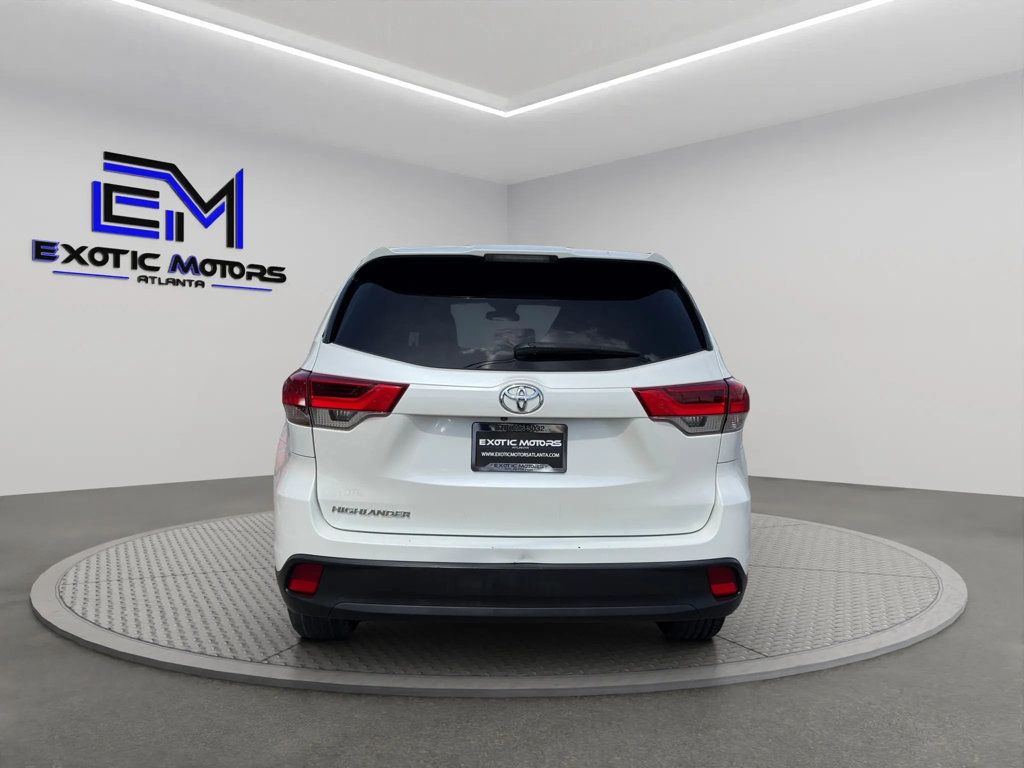 2018 Toyota Highlander LE I4 FWD - 22972212 - 3