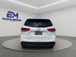 2018 Toyota Highlander LE I4 FWD - 22972212 - 3