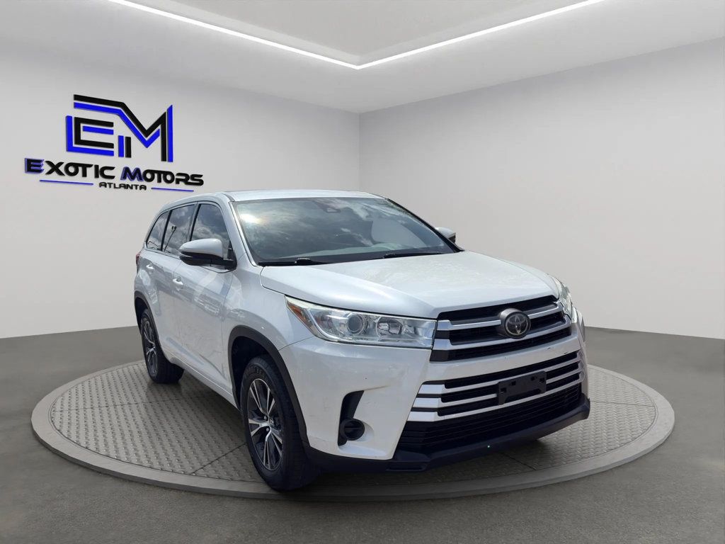 2018 Toyota Highlander LE I4 FWD - 22972212 - 6