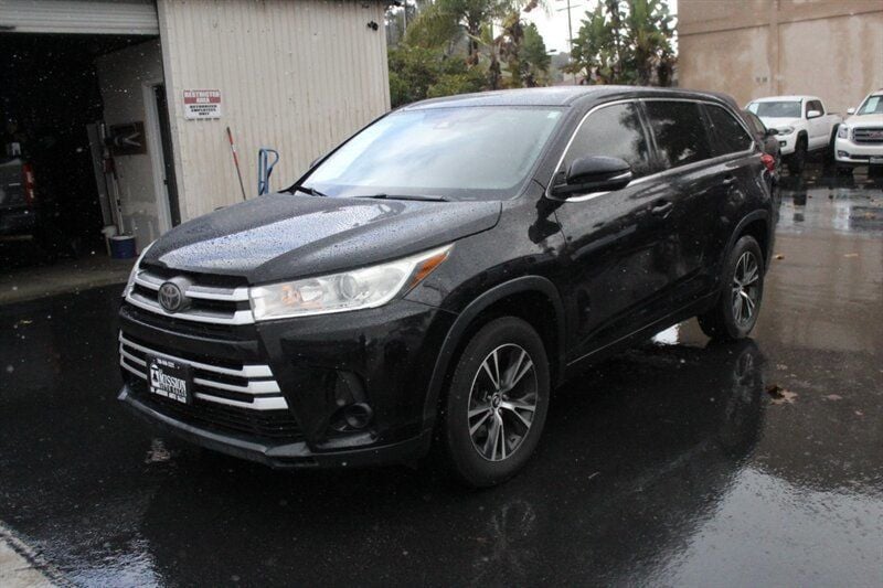 2018 Toyota Highlander LE I4 FWD - 22454382 - 2