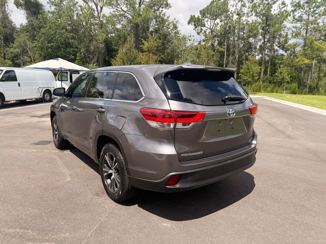 2018 Toyota Highlander LE Plus V6 - 23064004 - 17