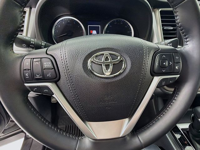 2018 Toyota Highlander LE Plus V6 AWD - 23027131 - 10