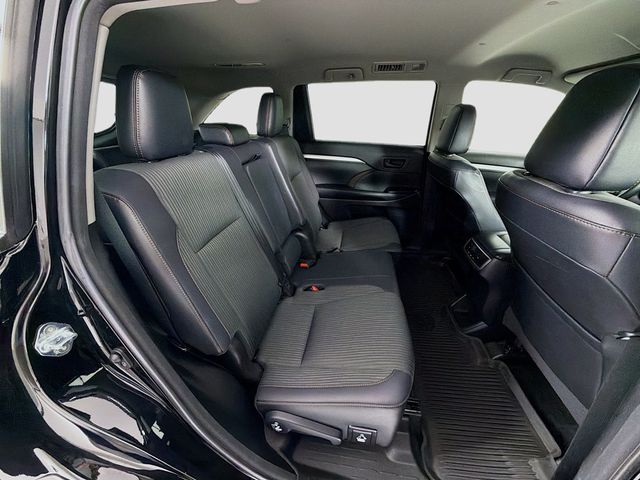 2018 Toyota Highlander LE Plus V6 AWD - 23027131 - 25