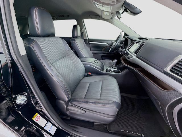 2018 Toyota Highlander LE Plus V6 AWD - 23027131 - 26