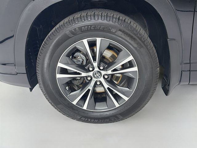 2018 Toyota Highlander LE Plus V6 AWD - 23027131 - 30