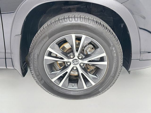 2018 Toyota Highlander LE Plus V6 AWD - 23027131 - 32
