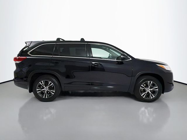 2018 Toyota Highlander LE Plus V6 AWD - 23027131 - 7