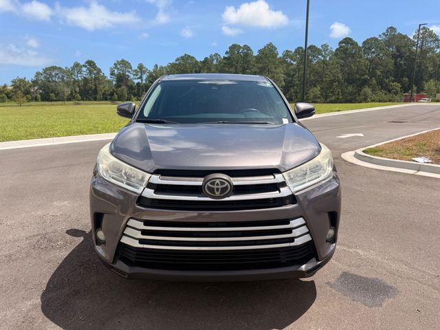 2018 Toyota Highlander LE Plus V6 FWD - 23064004 - 23