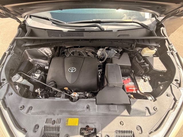 2018 Toyota Highlander LE Plus V6 FWD - 23064004 - 24