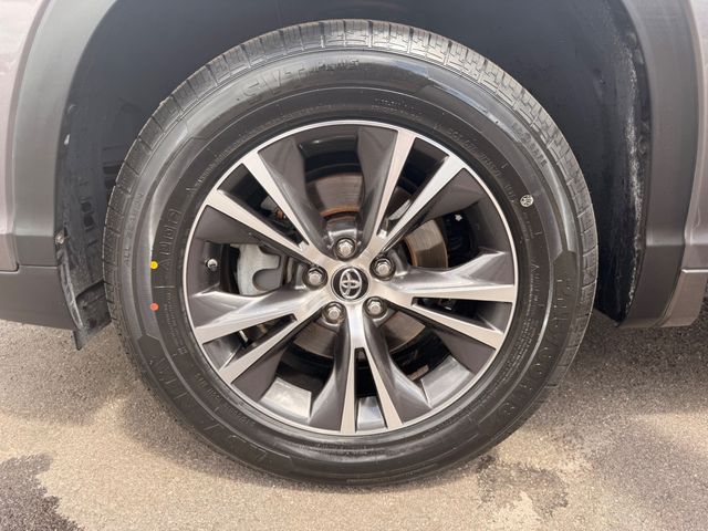 2018 Toyota Highlander LE Plus V6 FWD - 23064004 - 25