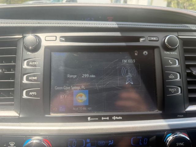 2018 Toyota Highlander LE Plus V6 FWD - 23064004 - 3