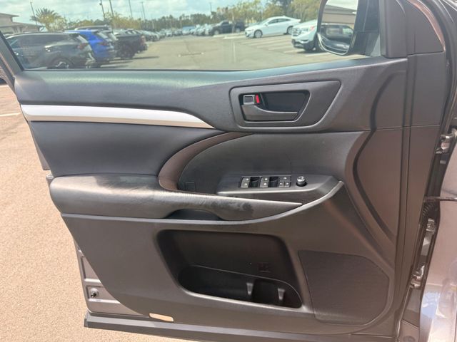 2018 Toyota Highlander LE Plus V6 FWD - 23064004 - 7