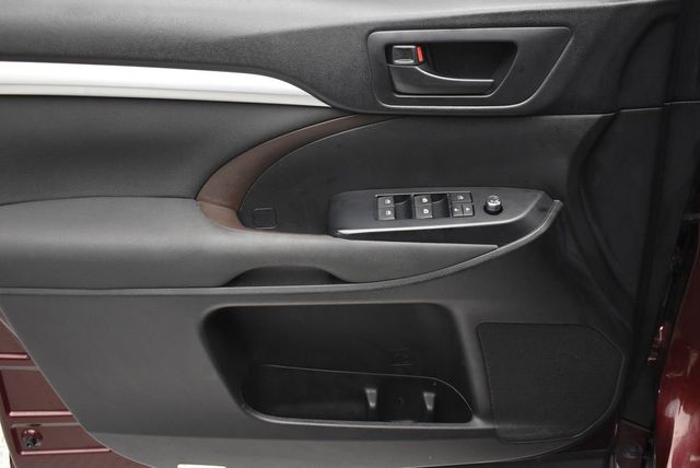 2018 Toyota Highlander LE V6 AWD - 22980777 - 9