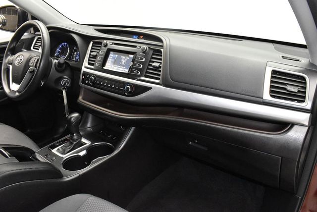 2018 Toyota Highlander LE V6 AWD - 22980777 - 23