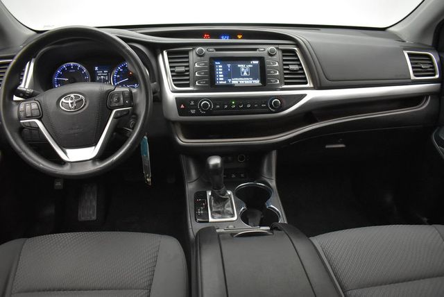 2018 Toyota Highlander LE V6 AWD - 22980777 - 24