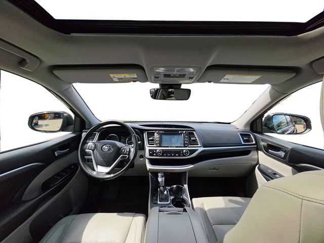 2018 Toyota Highlander Limited V6 FWD - 23042383 - 11