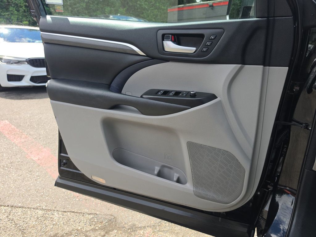 Toyota Highlander photo 18