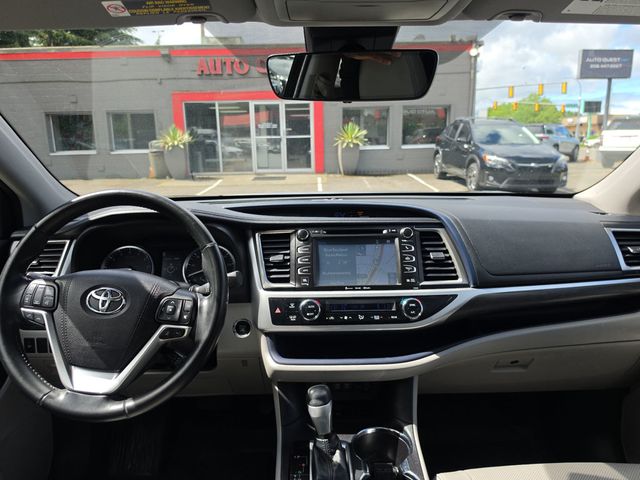 2018 Toyota Highlander Limited V6 FWD - 23042383 - 27