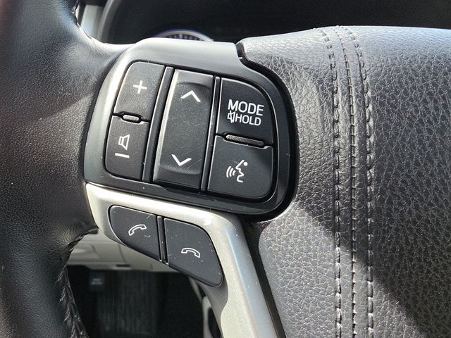 2018 Toyota Highlander Limited V6 FWD - 23042383 - 30
