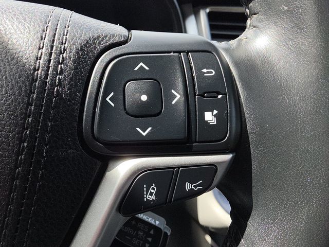 2018 Toyota Highlander Limited V6 FWD - 23042383 - 31